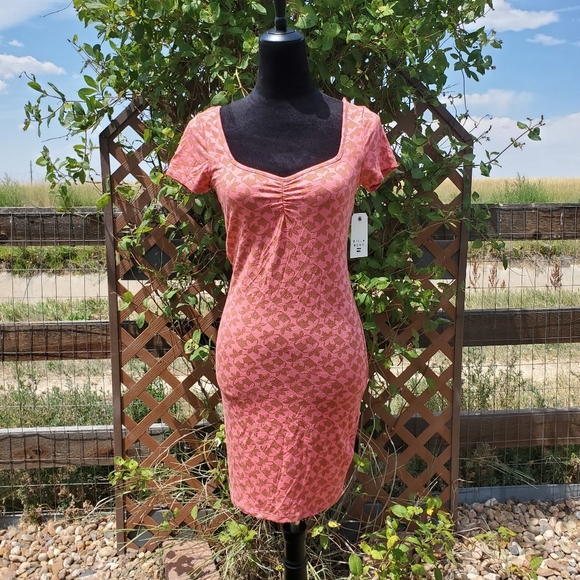 NWT Billabong Girl in the Sun Short Sleeve Bodycon Dress Women's Size Medium 10 - Picture 11 of 15